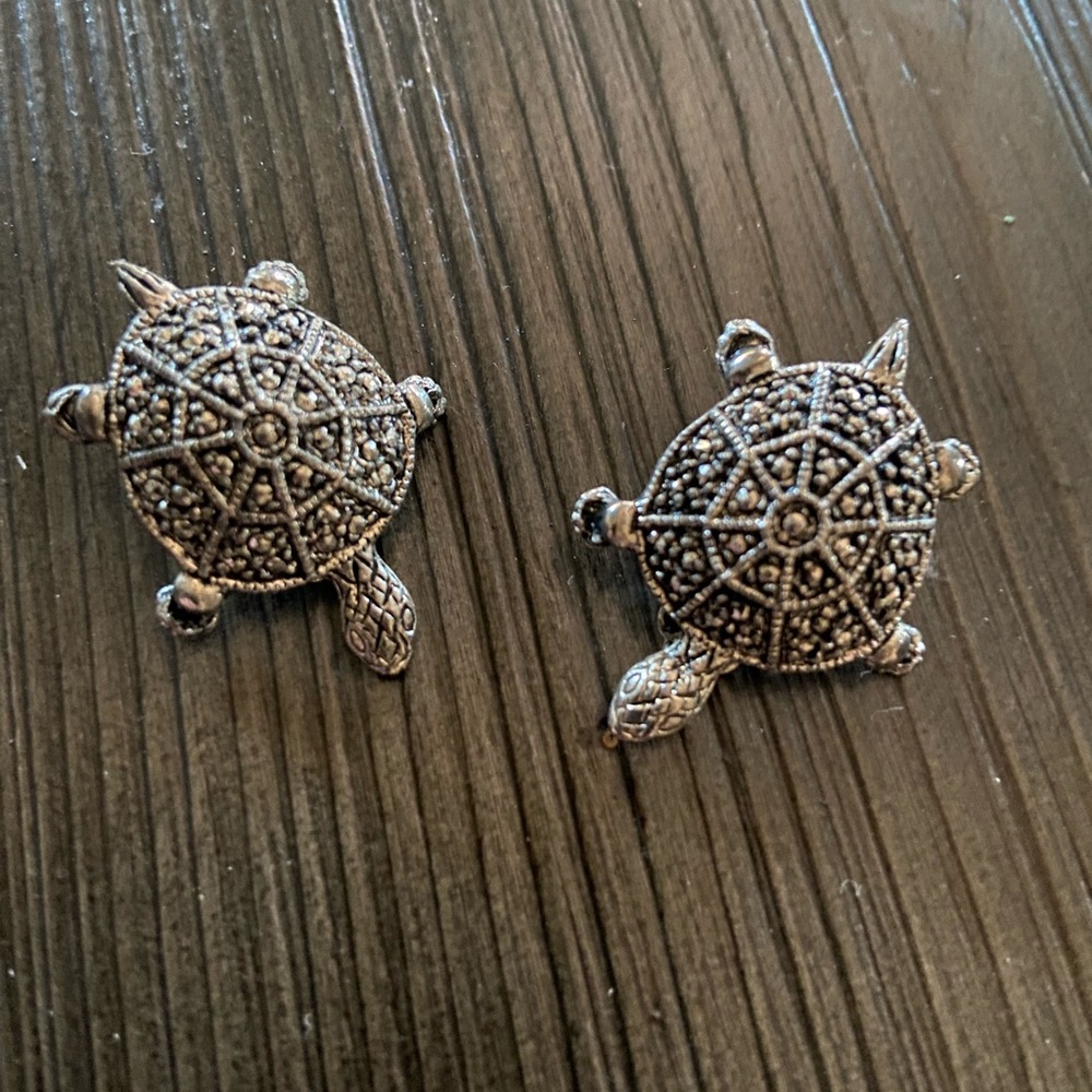 Silver Turtle clip earrings